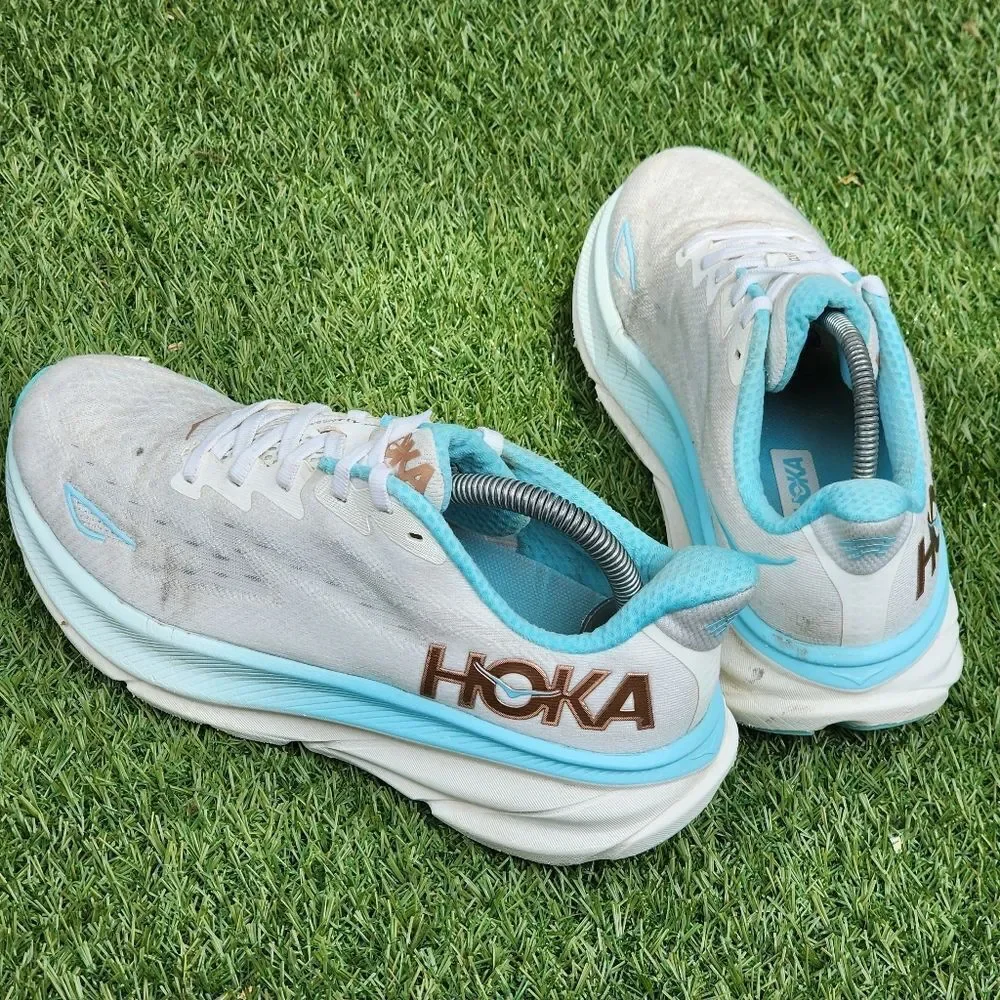HOKA CLIFTON 9 - Womens Athletic Shoes - SIZE 8.D WIDE